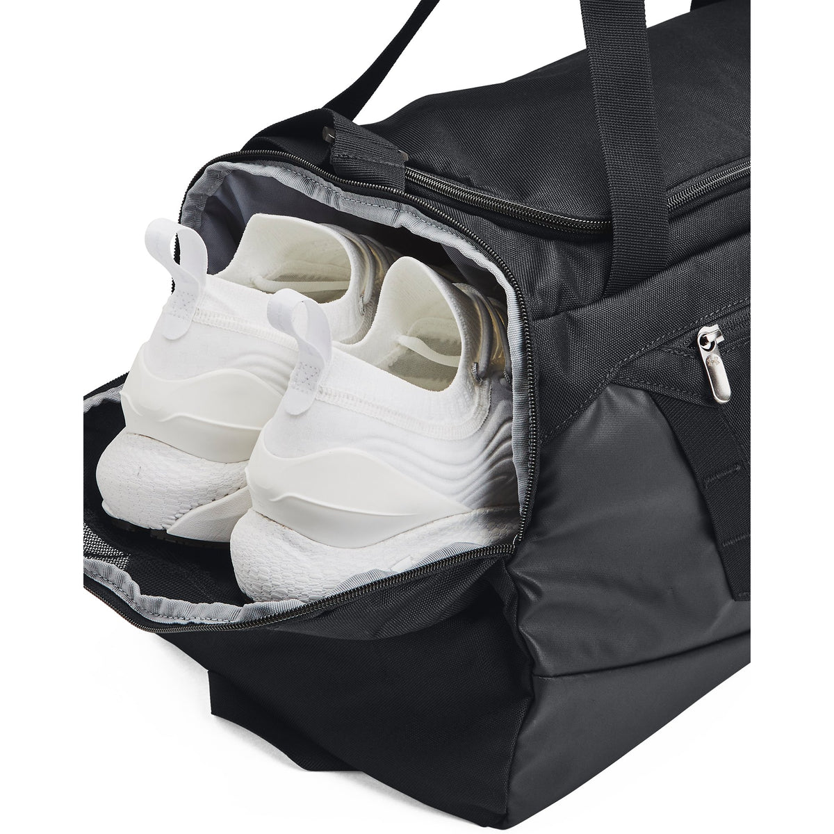 UA Undeniable 5.0 Small - Black / Black / Metallic Silver - 001