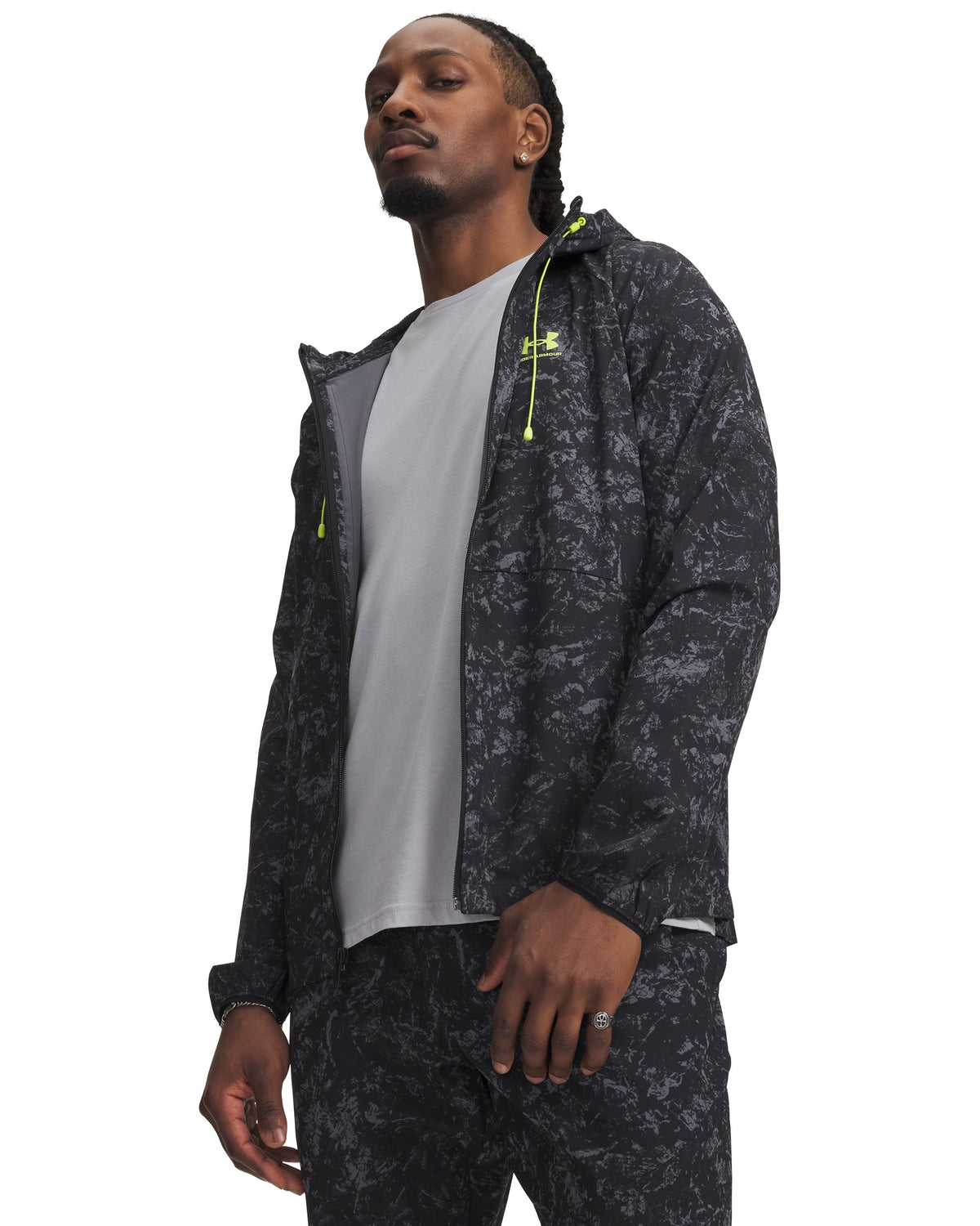 UA Vibe Woven Jacket - Black / Green Citrine - 008